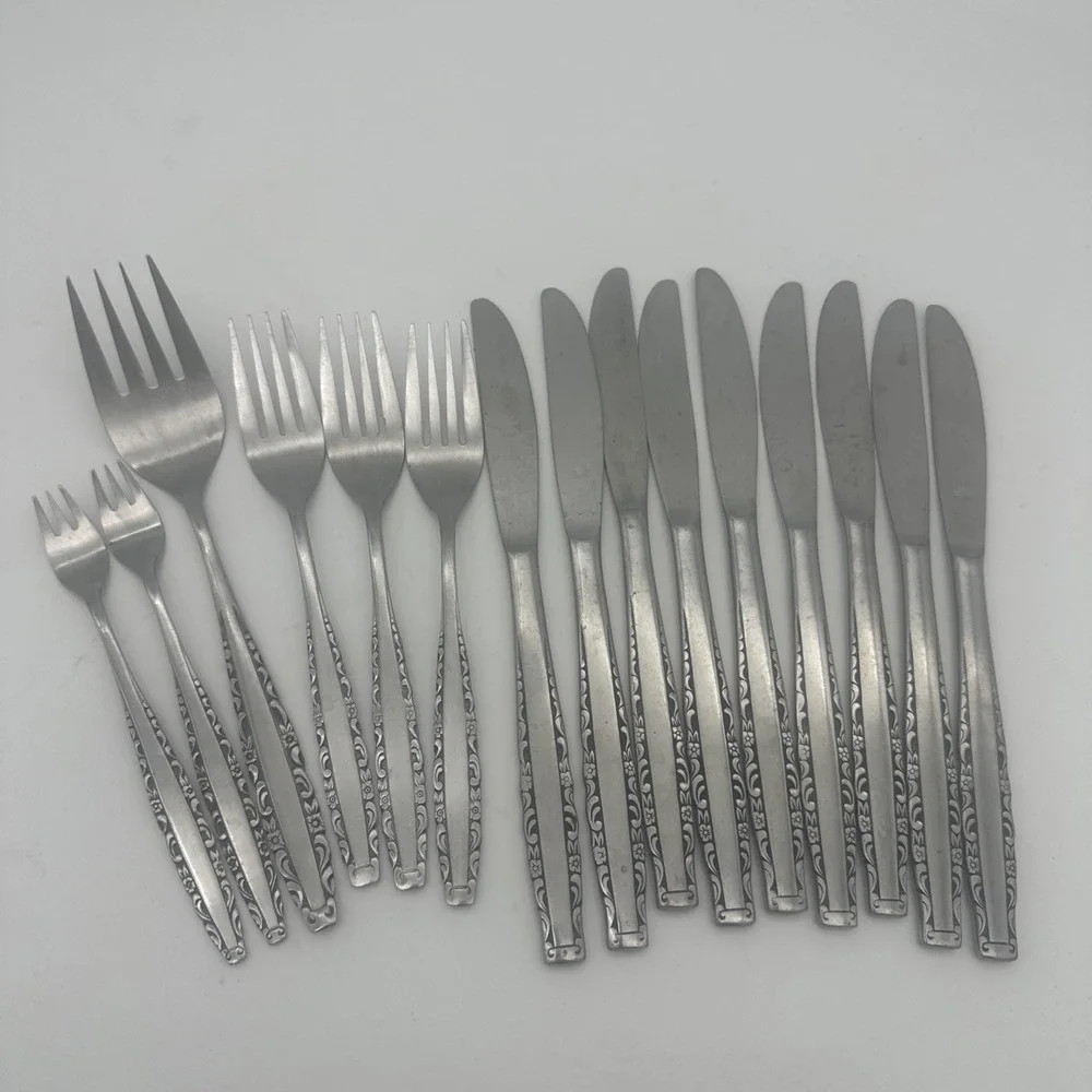 Oneida LOVE STORY Northland Stainless Silverware Flatware Floral Scroll 15 Piece